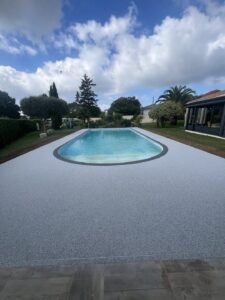 Moquette de pierre piscine